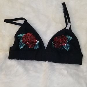 Vs PINK lace triangle NWT Medium